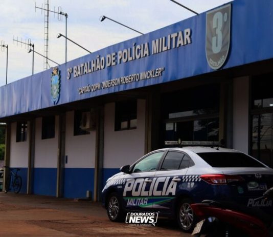 Homem mete bala na polícia, acerta viatura, bate carro e acaba preso