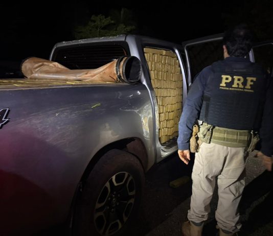 PRF apreende 2 toneladas de maconha em Guia Lopes da Laguna (MS)