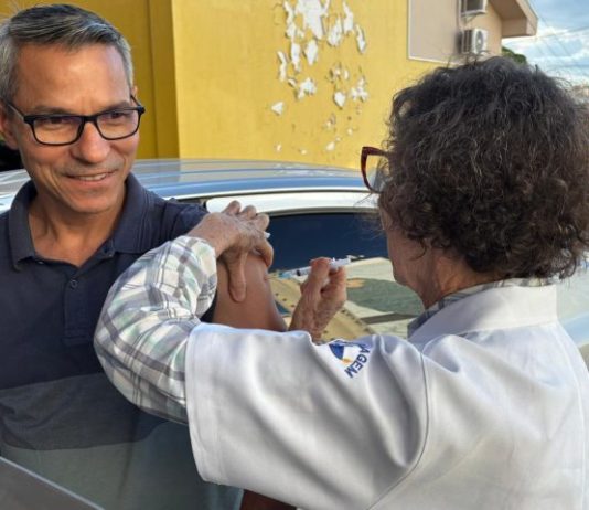 Drive-thru de vacinação da SES supera 10 mil doses aplicadas em Campo Grande