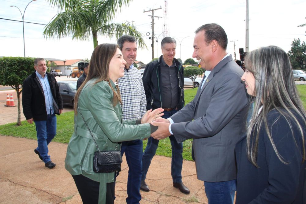 Eduardo Riedel e lideranças políticas anunciam obras para Japorã e para o distrito de Jacareí