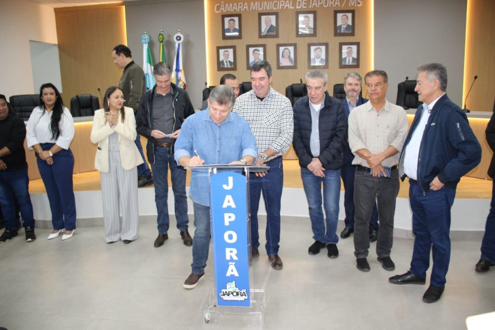 Eduardo Riedel e lideranças políticas anunciam obras para Japorã e para o distrito de Jacareí
