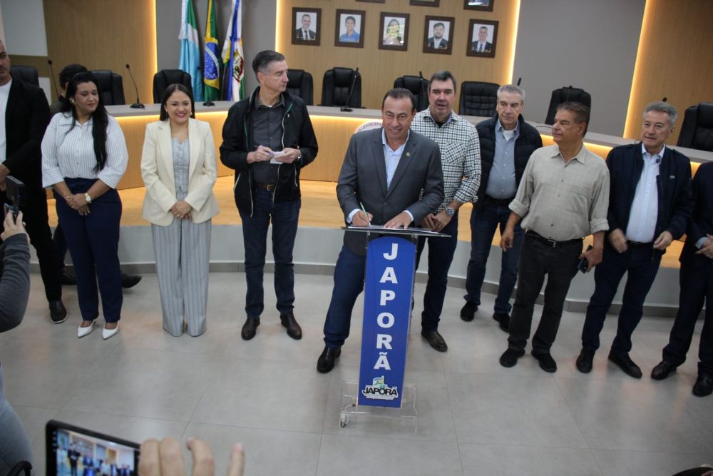 Eduardo Riedel e lideranças políticas anunciam obras para Japorã e para o distrito de Jacareí