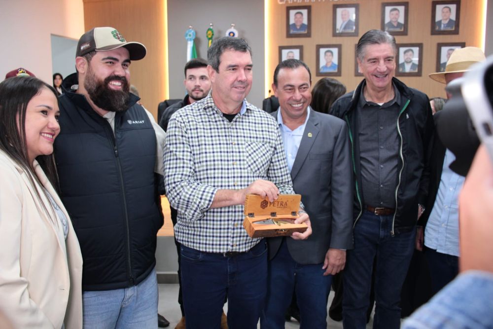 Eduardo Riedel e lideranças políticas anunciam obras para Japorã e para o distrito de Jacareí