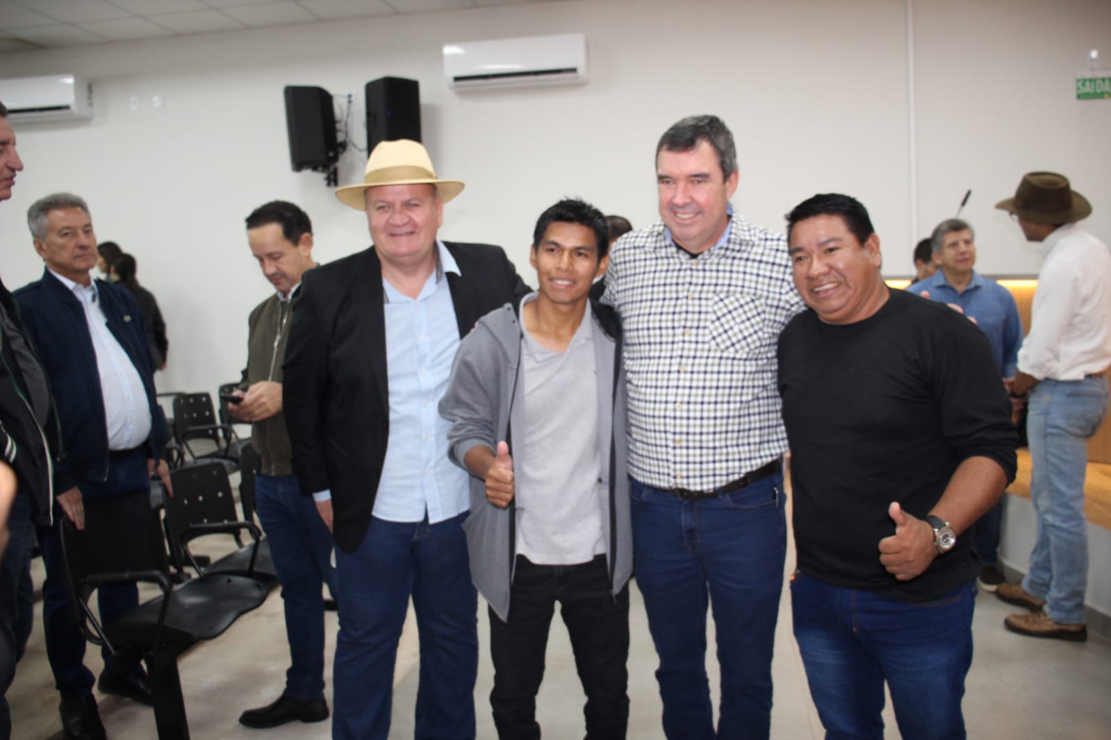 Eduardo Riedel e lideranças políticas anunciam obras para Japorã e para o distrito de Jacareí