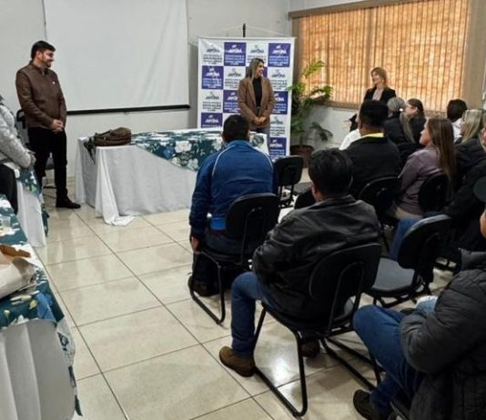 JAPORÃ avança na Educação com análise estratégica de indicadores e parceria com o Sebrae