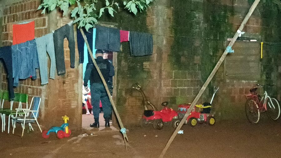 Execução: adolescente de 16 anos é perseguido e assassinado dentro de casa em Dourados Execução: adolescente de 16 anos é perseguido e assassinado dentro de casa em Dourados