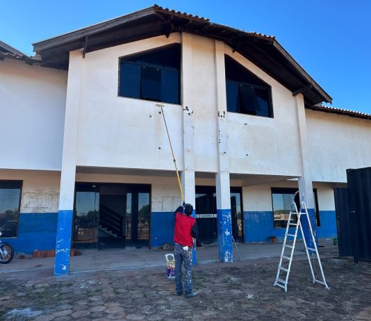 ITAQUIRAÍ: Thalles acompanha obras de reformas e visita Estação de Tratamento de Esgoto
