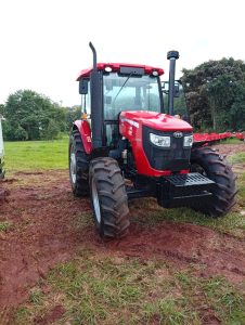 Prefeito Malaquias conquista mais um trator para atender a agricultura familiar de Japorã Prefeito Malaquias conquista mais um trator para atender a agricultura familiar de Japorã