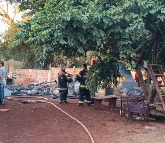 Homem morre em incêndio na Vila São Braz; vítima tinha 41 anos