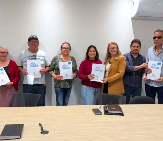 Prefeitura de Itaquiraí entrega mais uma remessa de títulos definitivos aos moradores da Área dos Tenórios