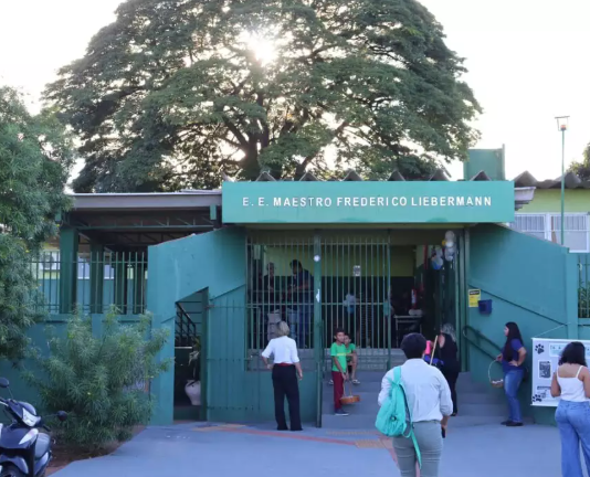 Autorizado concurso com 2 mil vagas para professores estaduais