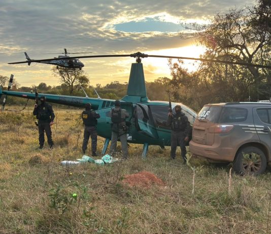 DOF e CGPA interceptam helicóptero com quase 350 quilos de cocaína em Campo Grande