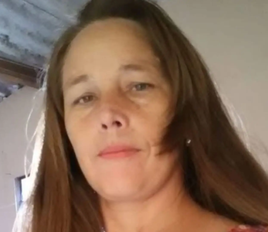 FEMINICÍDIO: mulher morre ao ser esfaqueada pelo ex-companheiro que não aceitava término