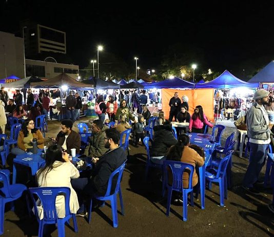 HOJE: Sexta com música sertaneja encerra programação de julho da Feira Sabores