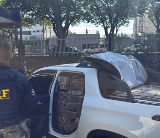 Motorista que tentou fugir da PRF em Dourados transportava 1,4t de maconha