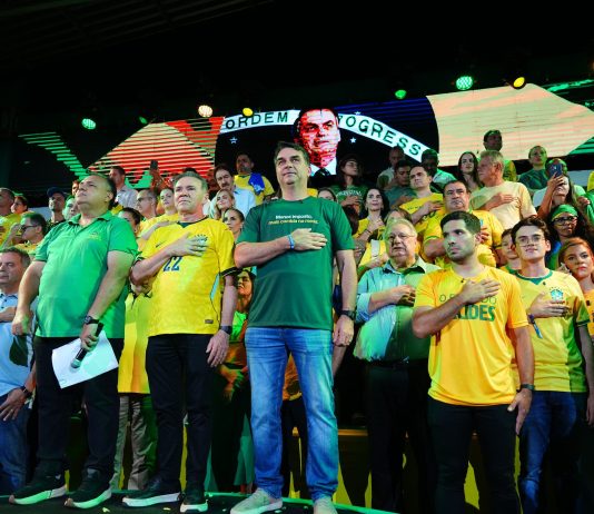 Flávio Bolsonaro é oficialmente candidato do PL à presidência da República