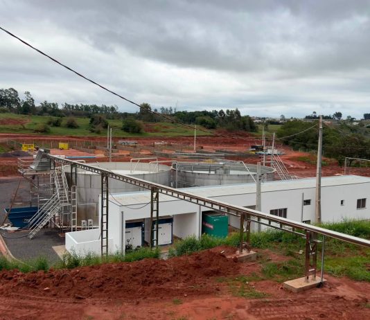 ITAQUIRAÍ: moradores da área central já podem fazer ligação à rede de esgoto