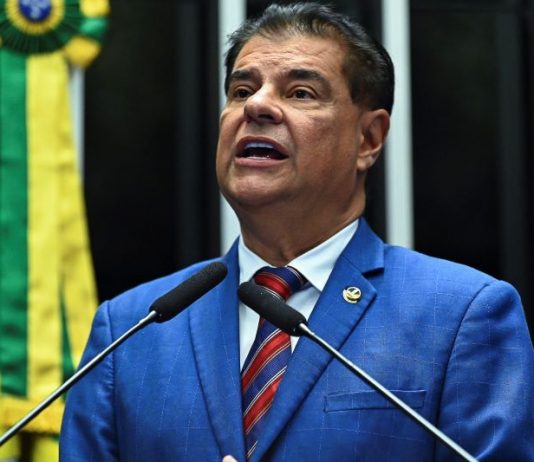 Com medo de perder reeleição, Nelsinho desiste de concorrer e será suplente de Reinaldo