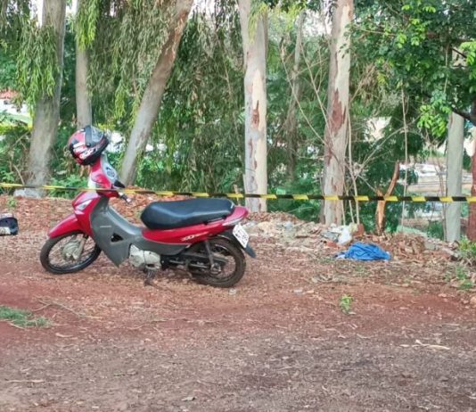 Criminosos que mataram filho de garagista usaram moto furtada na madrugada