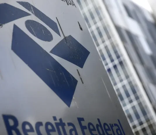 Receita paga hoje o último lote de restituição do IR 2026