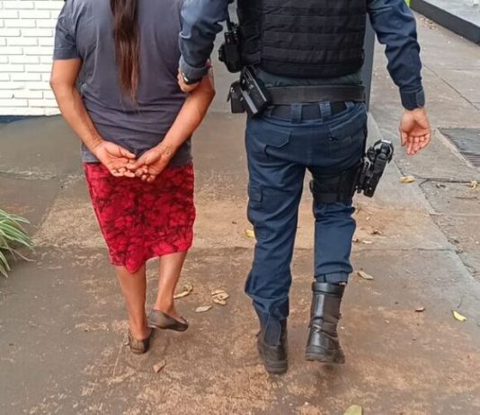 Mulher nega envolvimento de companheiro e diz que planejava morte de mulher há 1 ano