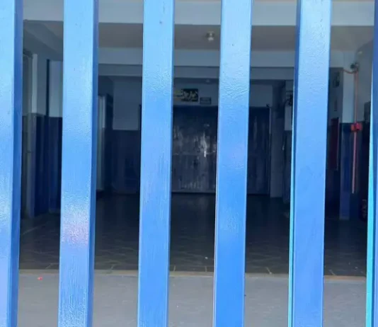 Jogo de sub-12 tem agressão e arma de fogo em punho dentro de quadra