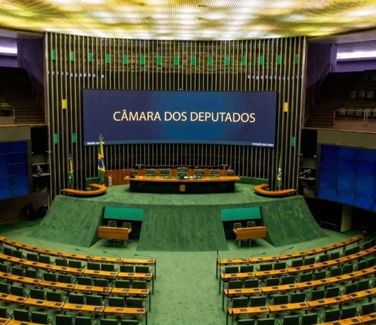 ELEIÇÕES: Pesquisa mostra disputa acirrada para deputado federal em Mato Grosso do Sul