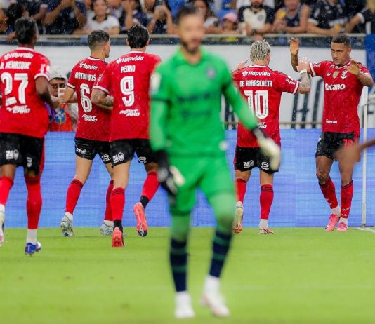 Debaixo de muita chuva, Flamengo vence o Remo por 1 a 0