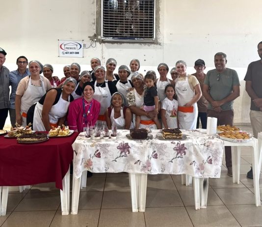 Mulheres de Japorã concluem o curso de Confeitaria Clássica com sucesso total