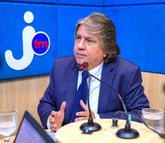 Caravina destaca segurança, saúde e infraestrutura ao defender reeleição à Alems