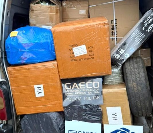 Operação do Gaeco mira grupo que comercializa perfumes contrabandeados pela internet