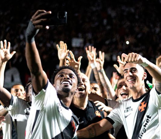 Com belos gols, Vasco triunfa sobre Vitória e carimba vaga nas semis da Copa do Brasil