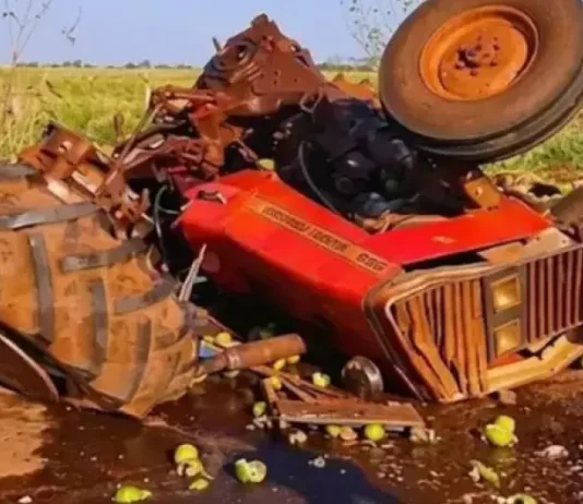 TRAGÉDIA: carreta bate em trator em rodovia e mulher morre na hora