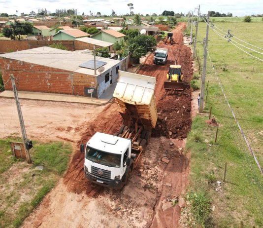 Trégua da chuva permite avançar nos reparos em ruas e estradas de Itaquiraí
