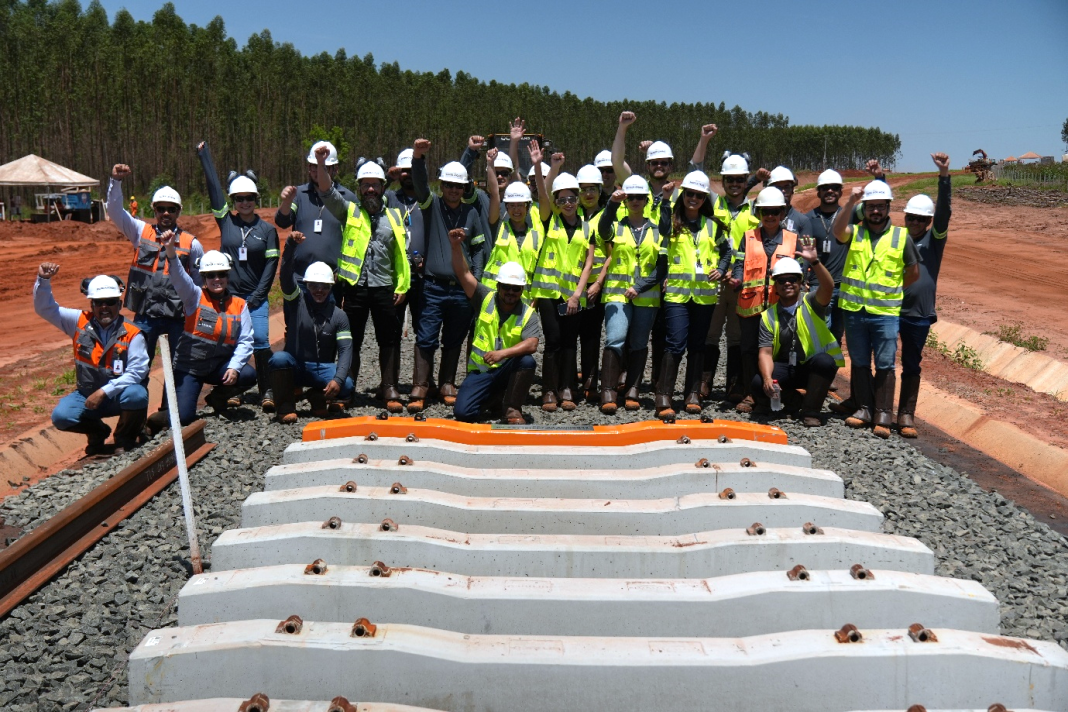 Projeto Sucuriú instala primeiros dormentes em ferrovia e avança para nova etapa das obras