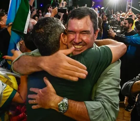 Com 67,07% dos votos válidos Riedel é reeleito governador de MS